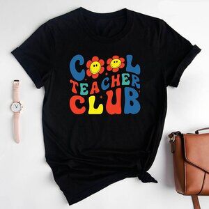 Cool Teacher Club Smiling Flower Back To School Graphic T-Shirt Teacher Gift Tee